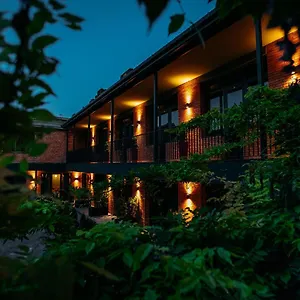  Apartment Serviced By Urban 116 Georgia
